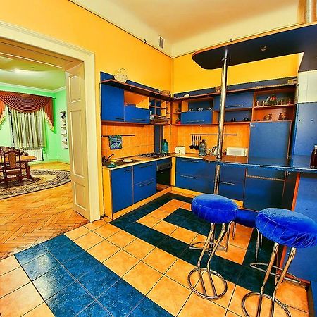 Apartments On Valova 25 Lwów Zewnętrze zdjęcie