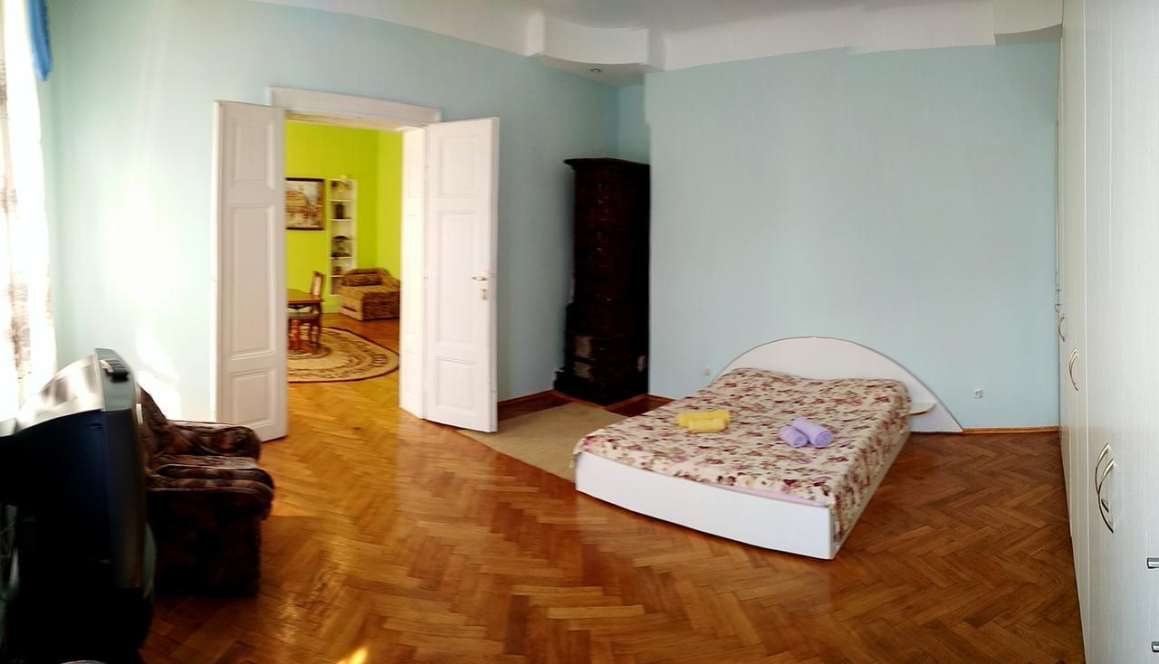 Apartments On Valova 25 Lwów Zewnętrze zdjęcie